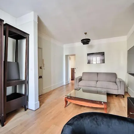 12.appartement 4pers#sevres-lecourbe#necker Apartment